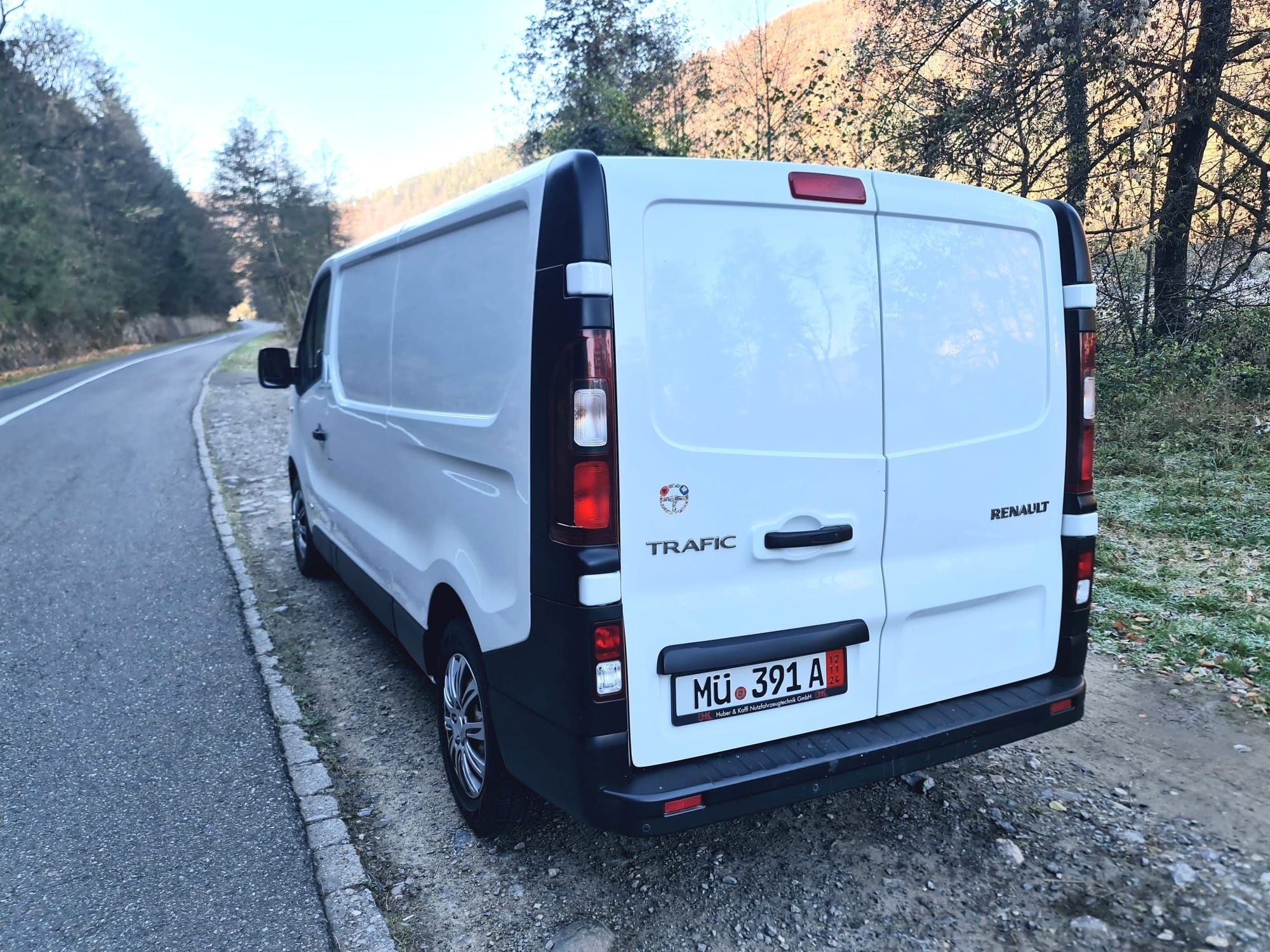 Renault Trafic L2 2017, 1.6DCI, inmatriculat, clima keyless, PDC