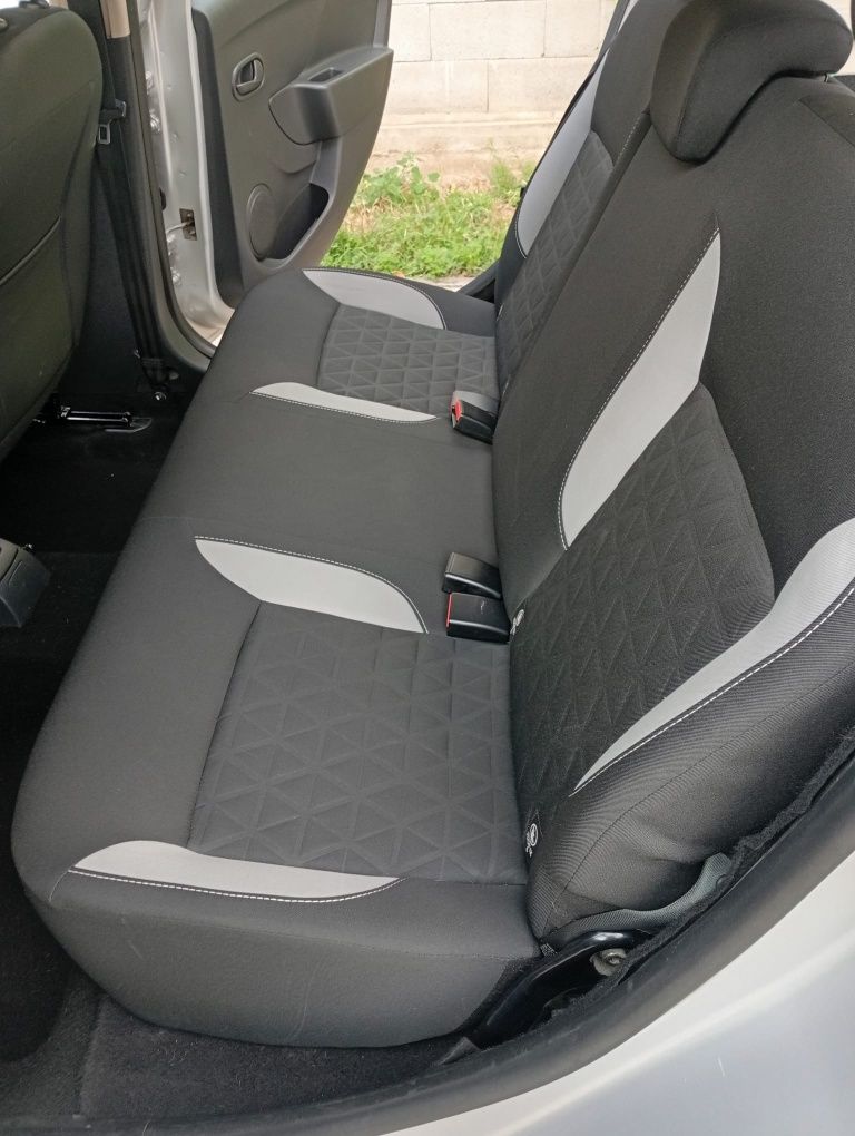 Vând Dacia Sandero Stepway an 2014 motor 0.9 90 cai