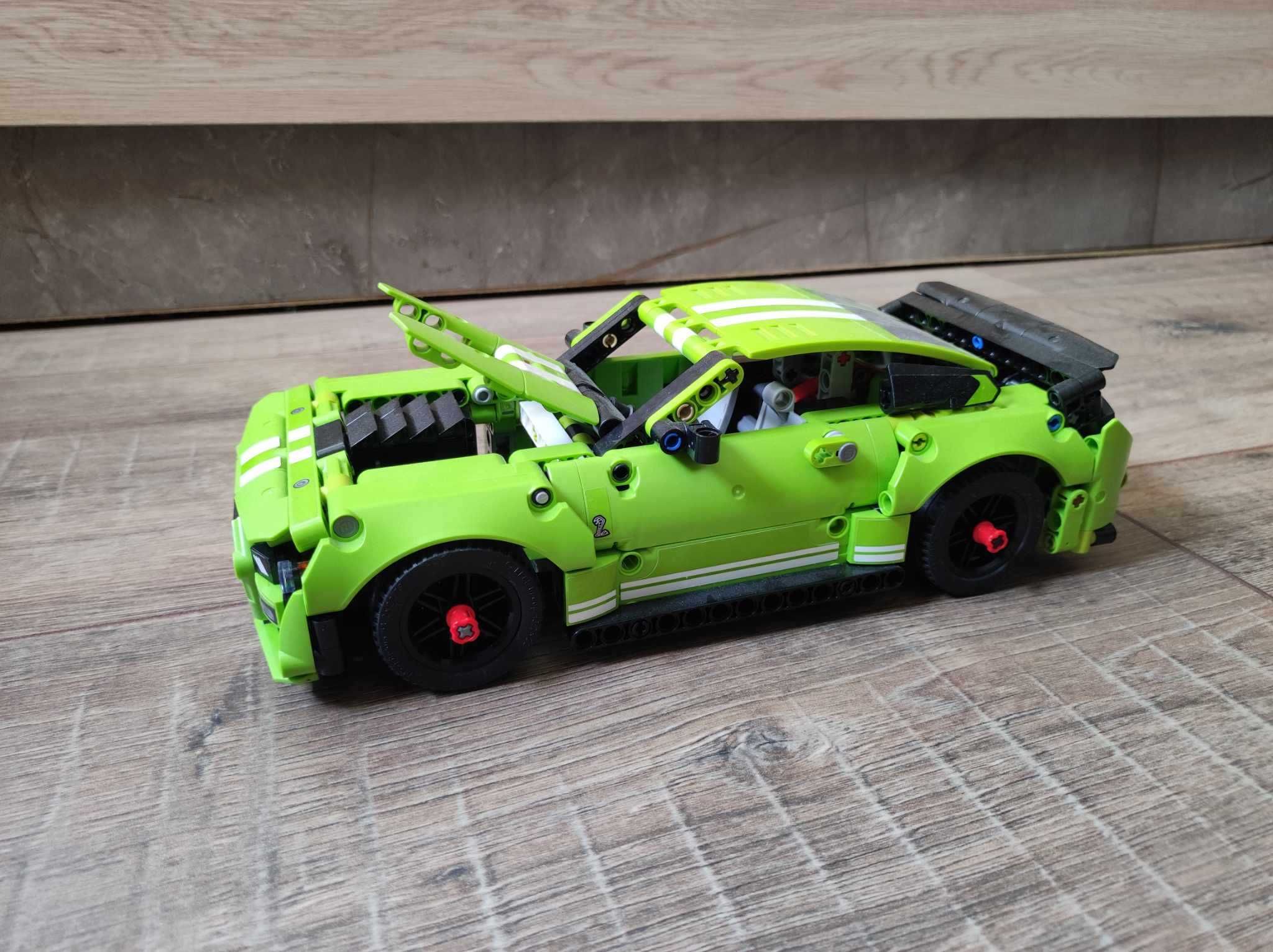 Конструктор LEGO Technic - Ford Mustang Shelby GT500