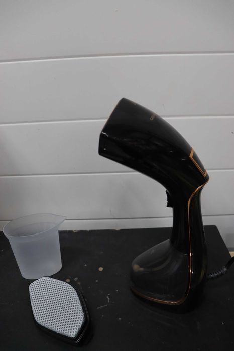 Grundig Fashion Brush ST7950  Вертикална ютия за дрехи с пара