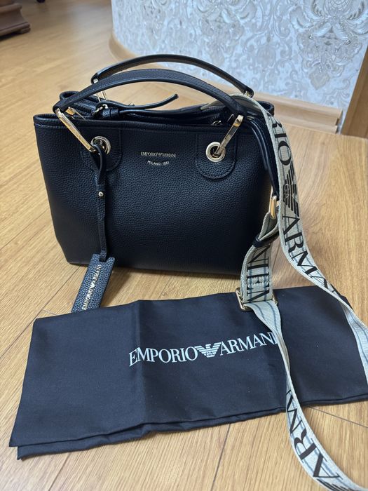 Сумка от Emporio Armani