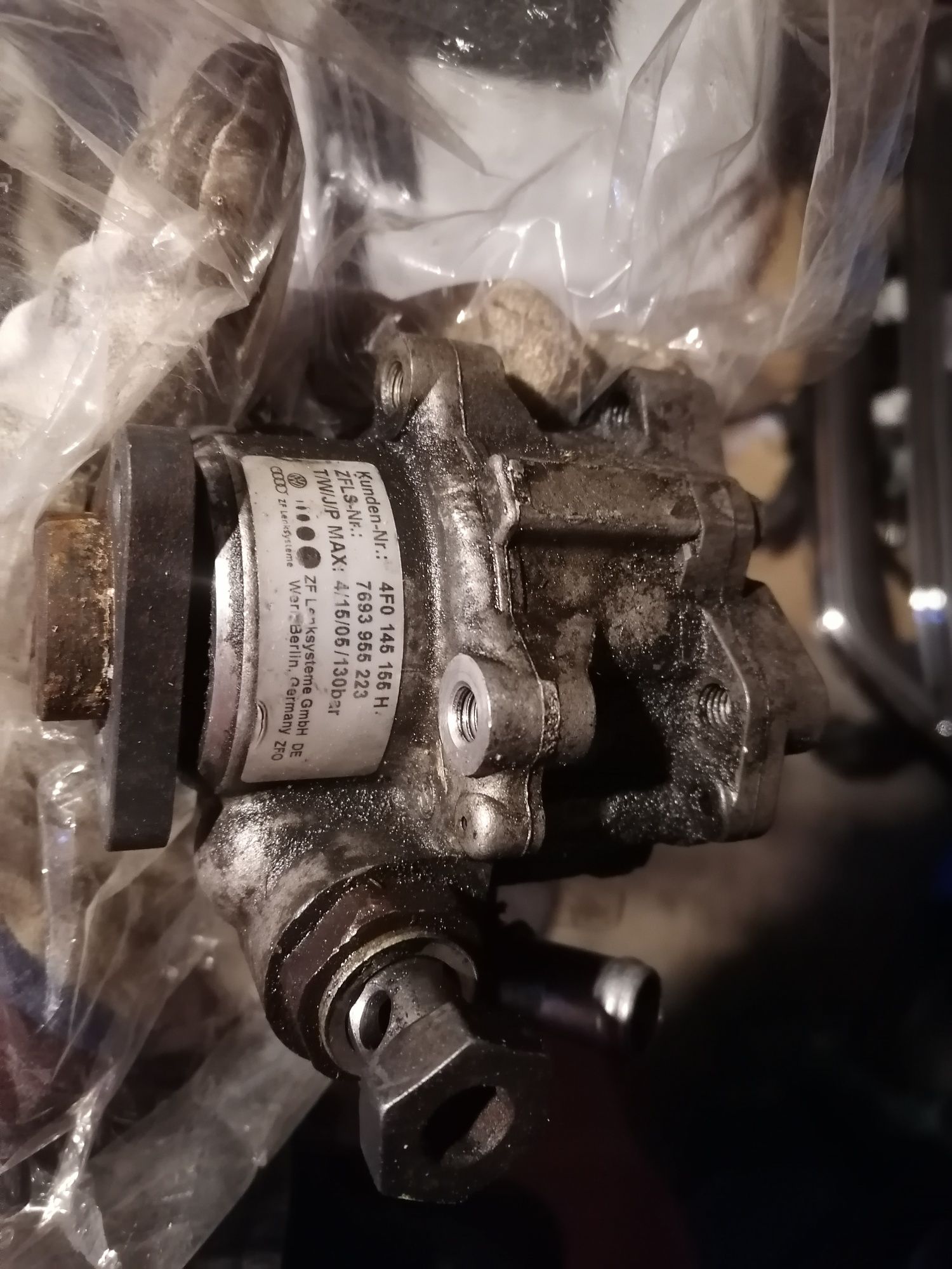 Pompa servo direcție Audi a6 c6