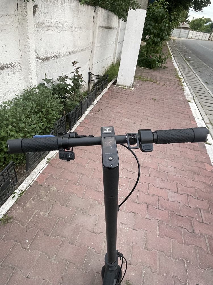 Vand sau schimb trotineta electrica