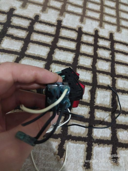 кнопки вкл/выкл тип качелька 4контакта