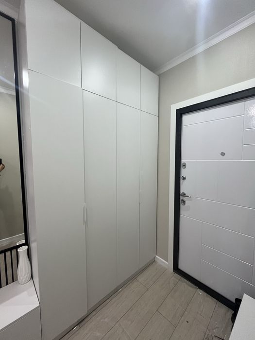 Продам прихожую на заказ | Шкаф + тумба + декор-панель + зеркало