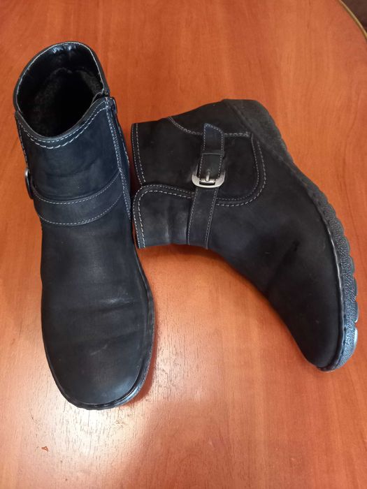 Ботинки женские р. 40