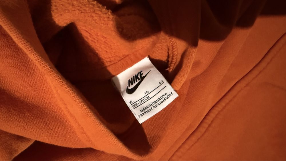 оранжев слуичер найк