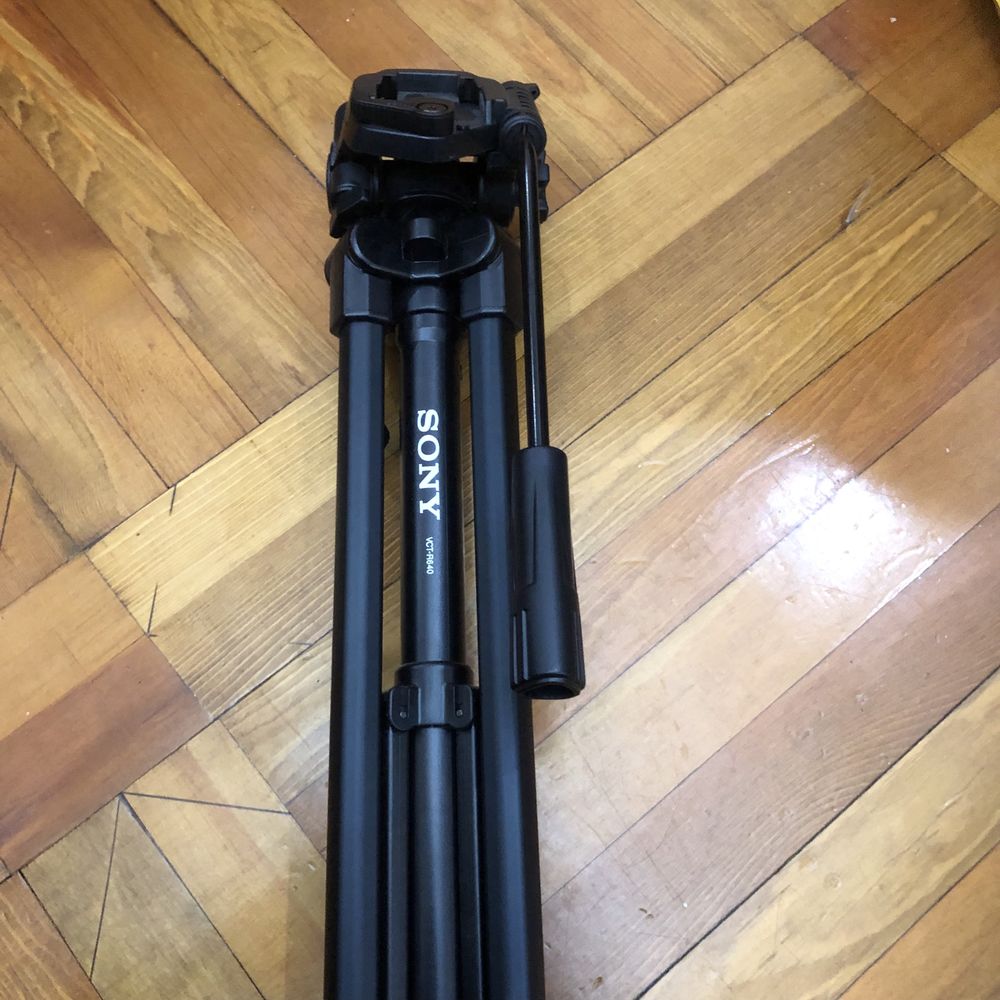 Штатив Sony VCT-R640 Tripod