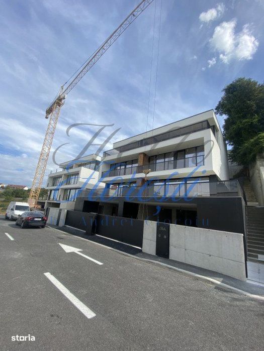 Casa tip vila duplex de vanzare - zona Europa, Cluj