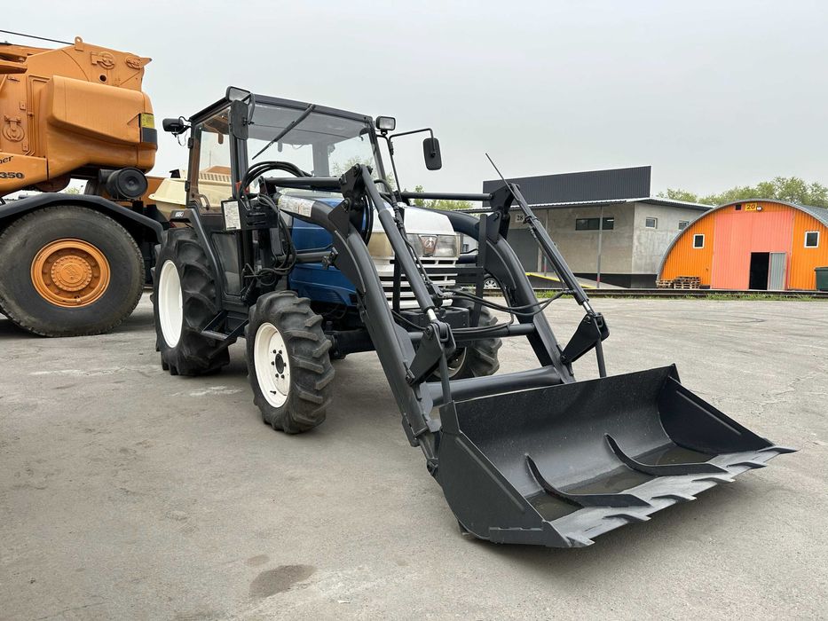 Минитрактор Iseki TG33F кун, кабина, разбрасыватель удобрений