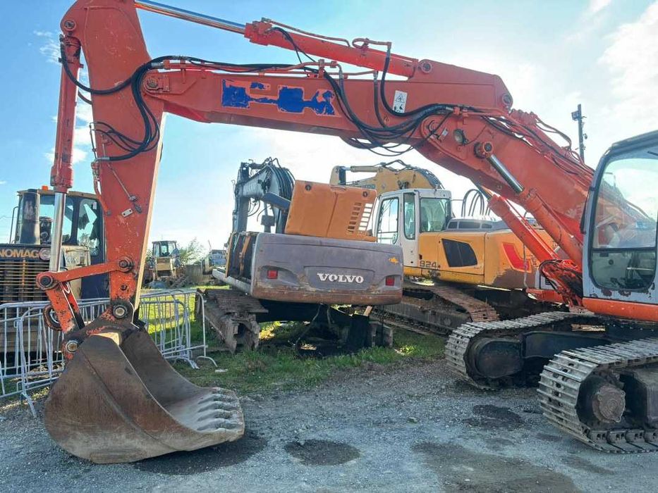 Dezmembrez excavator pe senile Fiat Kobelco , New Holland E 215 B