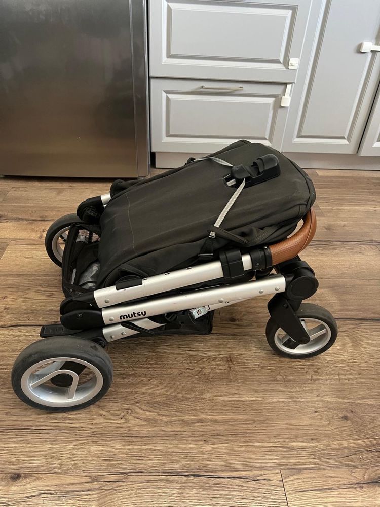Cărucior Mutsy Nexo – kaki, sport, compact