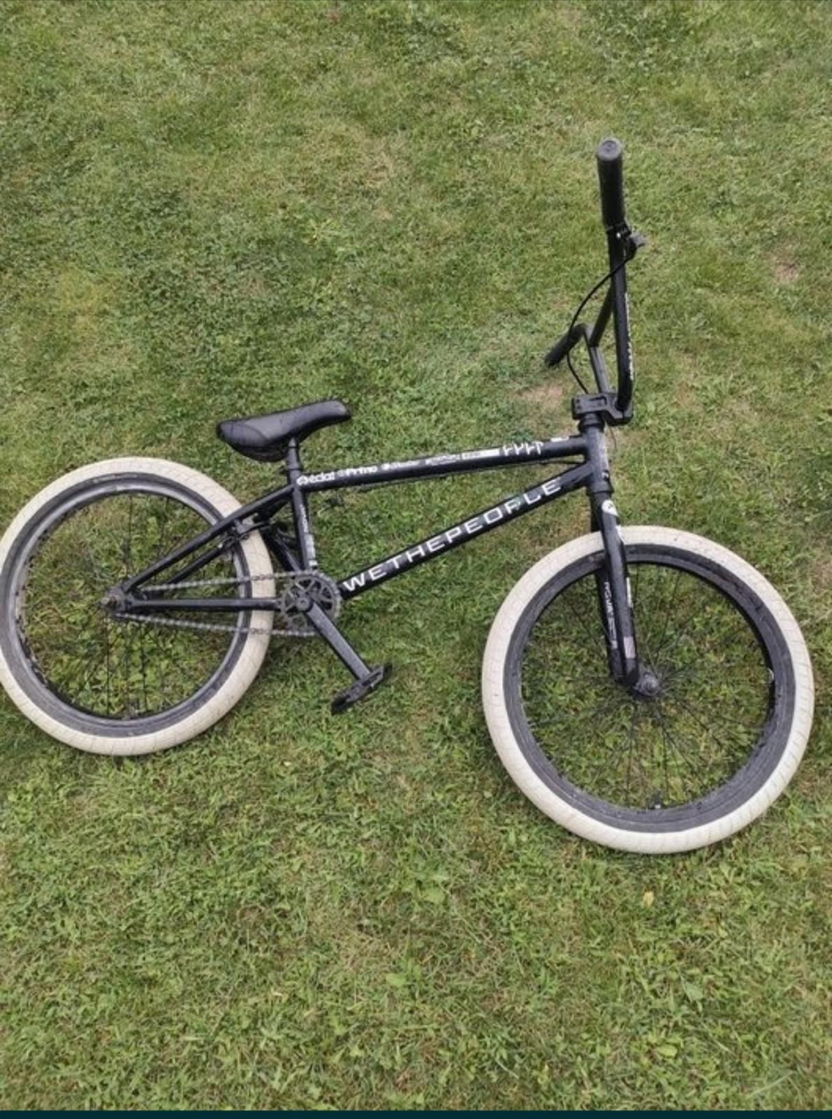 Vând BMX vârstă 11-16 ani