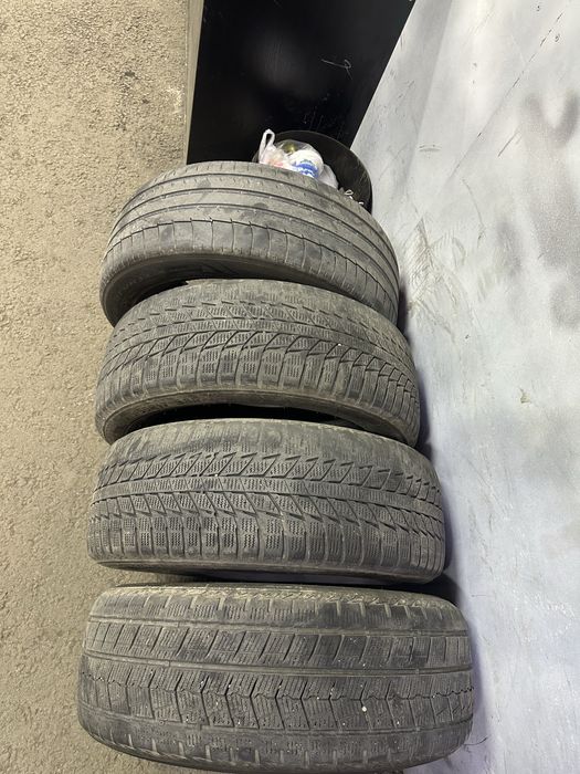 Зимние шины 3 шт , один лето R 17