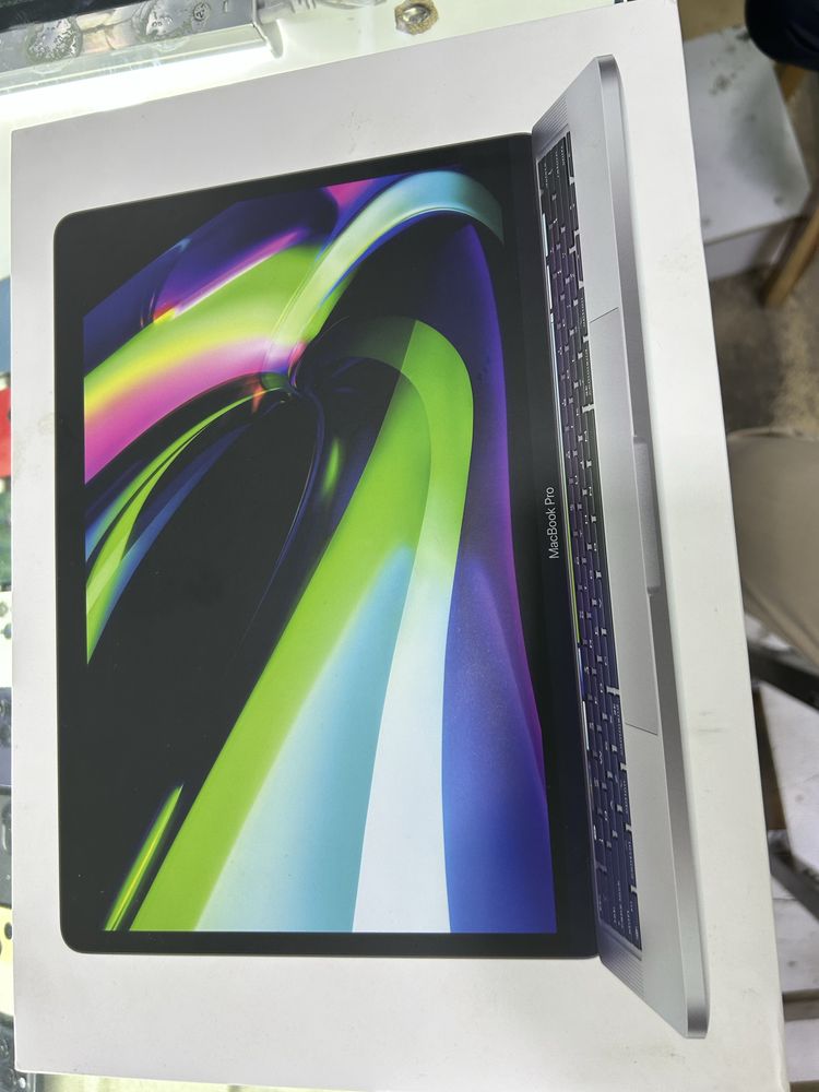 MacBook Pro M2 8/256