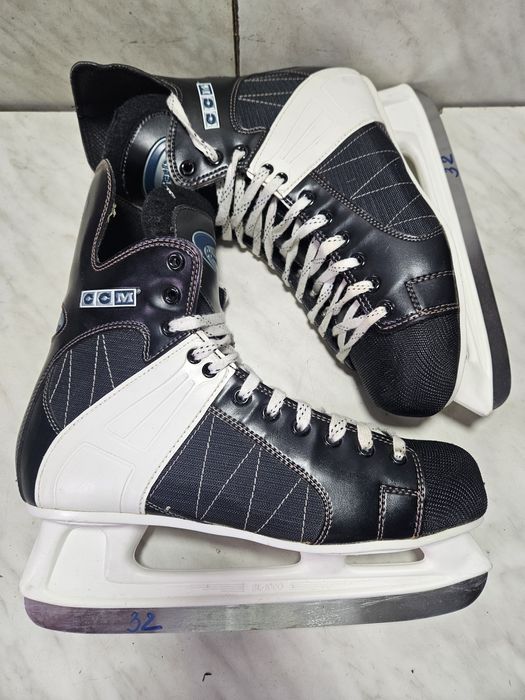Patine 32 hochei hockey CCM  marime 45-46  ( 30,5  cm)
