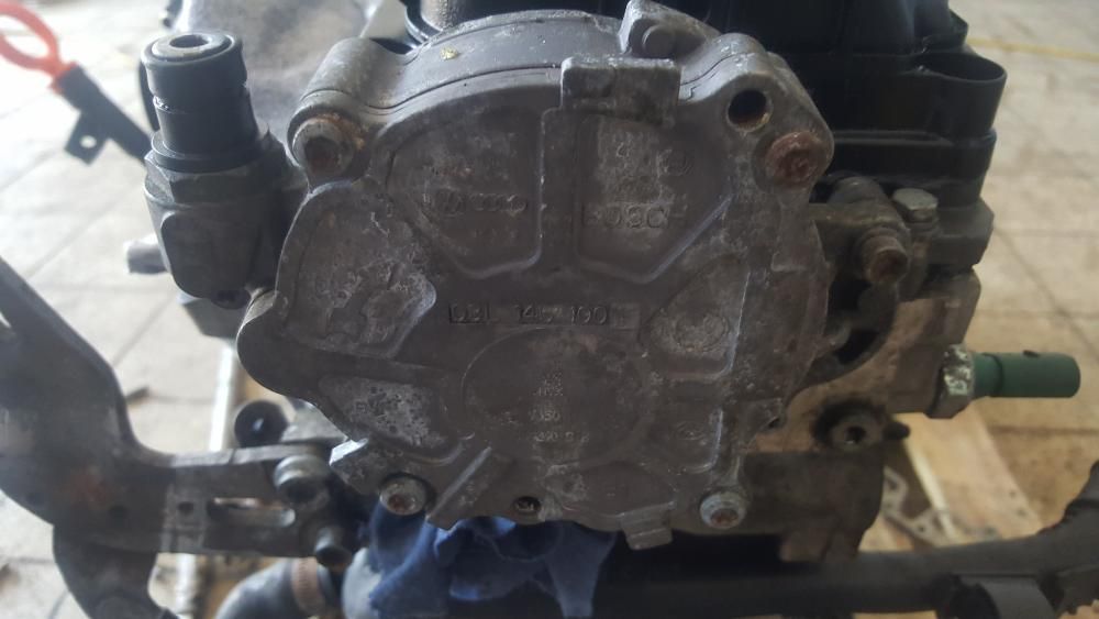 Pompa vacuum VW AUDI SKODA cod 03L145100G
