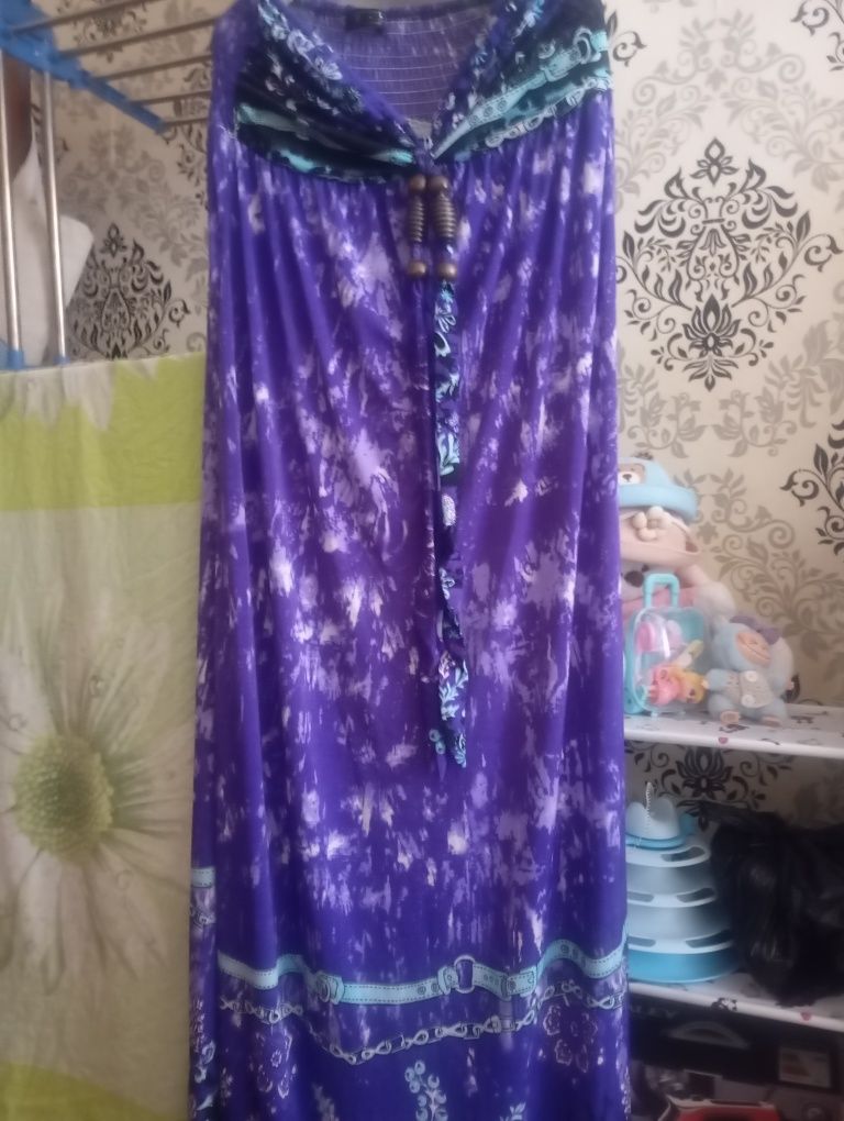 Продам женские платья