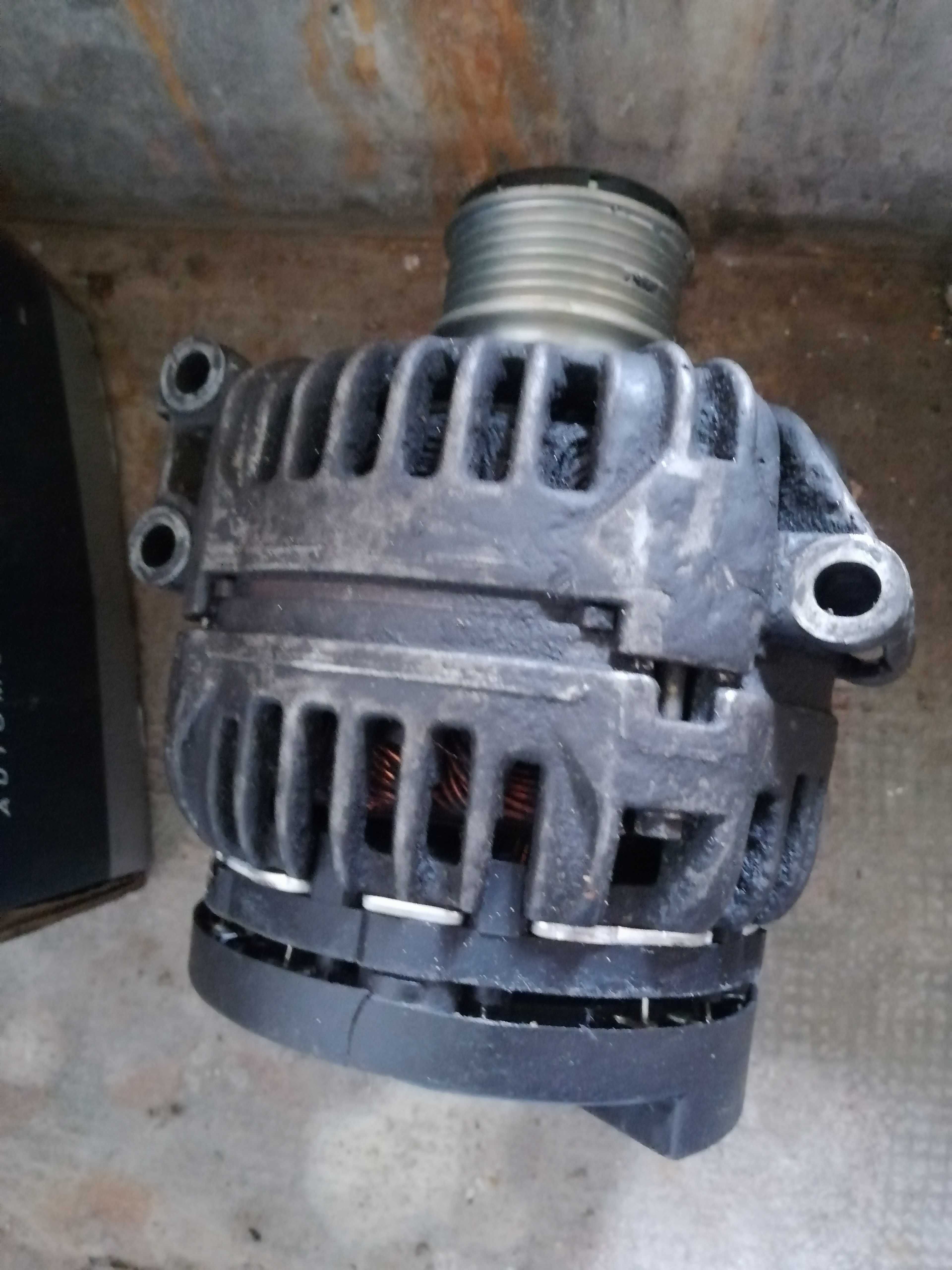 Vând alternator logan 1.4 cu fulie noua