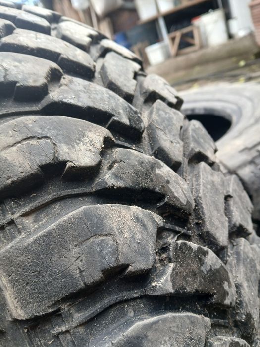 Продавам гуми за джип 225 75 16