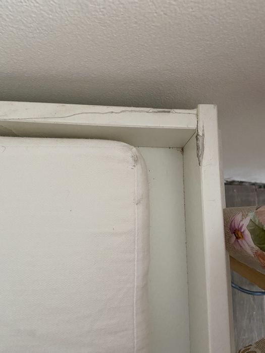 Етажерка.Четири рафта.Позвана 2год.Пейка за коридор.