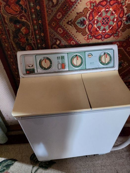 Продаётся машинка стиральная.