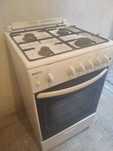 Aragaz Beko clasic cu 4 ochiuri si cuptor