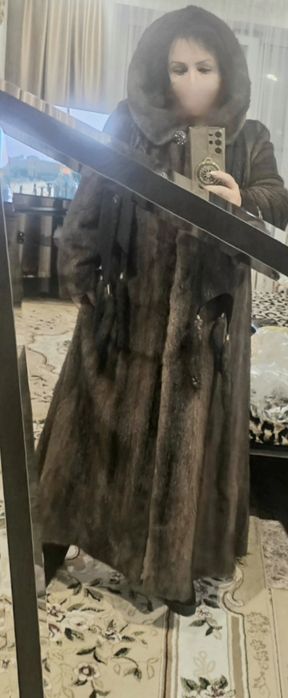Продвм норковую шубу с капюшоном