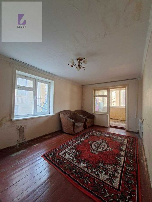 1 ком. переделанная в 2х ком. на 2 этаже в кирпичном доме