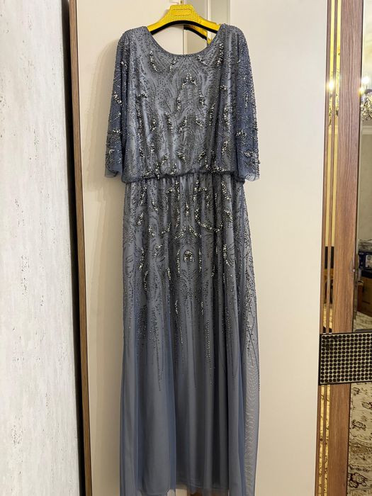 платье новое,одевали один раз