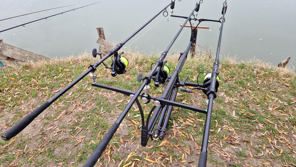 Lanseta Okuma Custom Black, 3.90m, 3.5lbs, 2 tronsoane