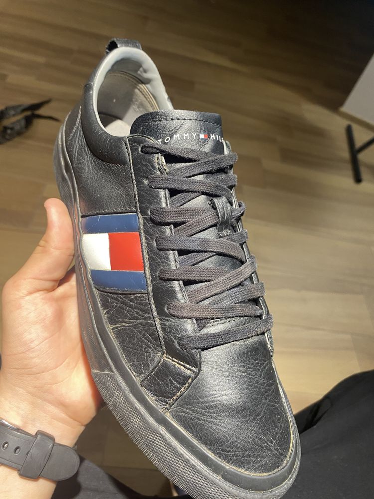 Sneakers Tommy Hilfiger Originali din Piele pe Negru pentru Bărbați