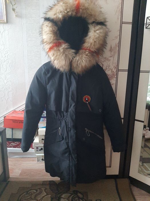 Продам  куртку на девочку  подроска