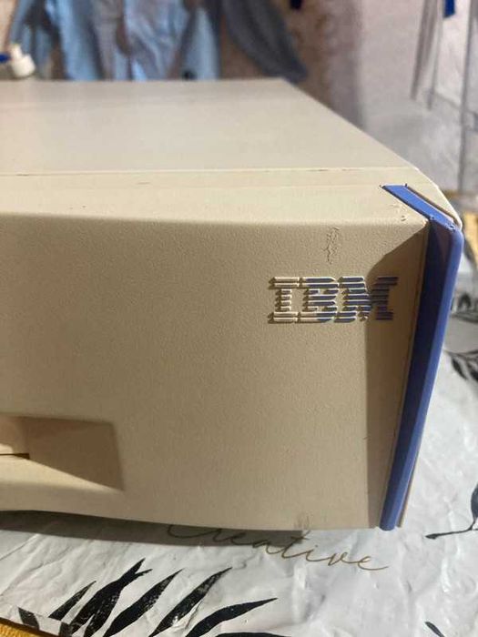 Unitate Personal Computer 330 IBM' Pentium 1' 1996" Defecta