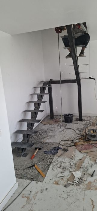 Scări metalice pentru interior și exterior