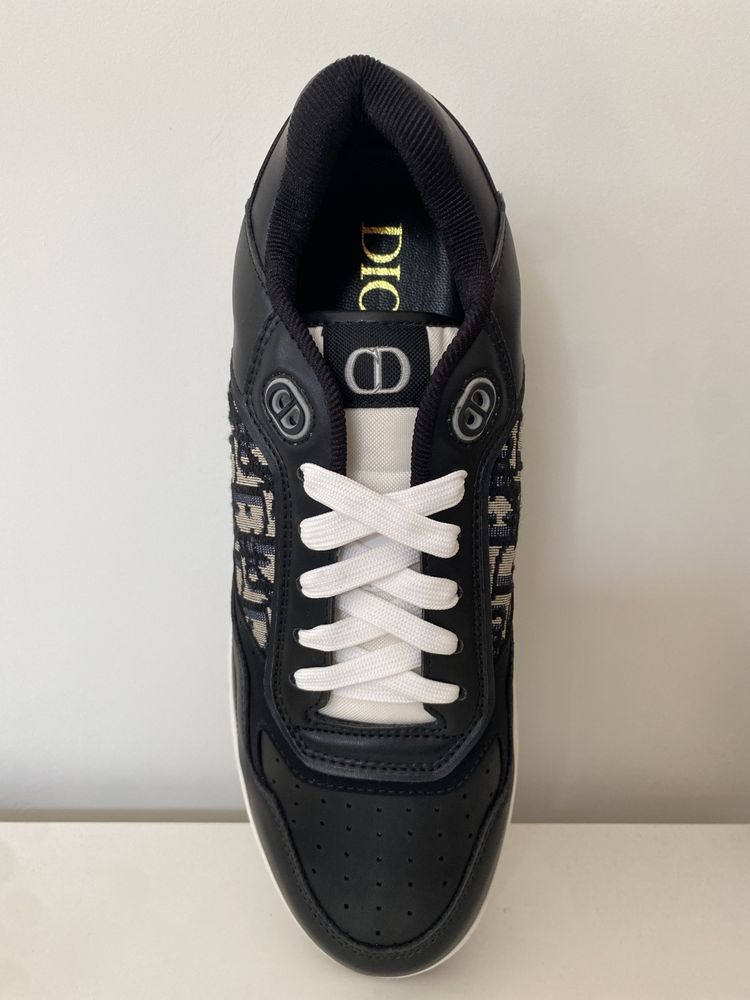 ПРОДАВАМ обувки DIOR B27 спешно!!!