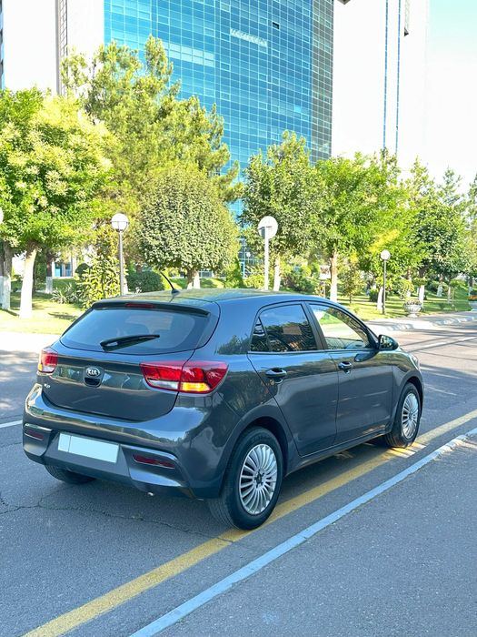 Продается Kia Rio 2018г (97.6 тыс пробег) Цвет Темно-Серый