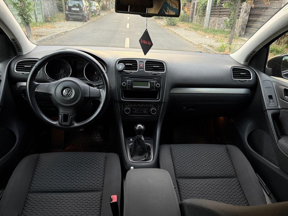 Volkswagen golf 6 1.6 105 CP 2010 masina impecabila
