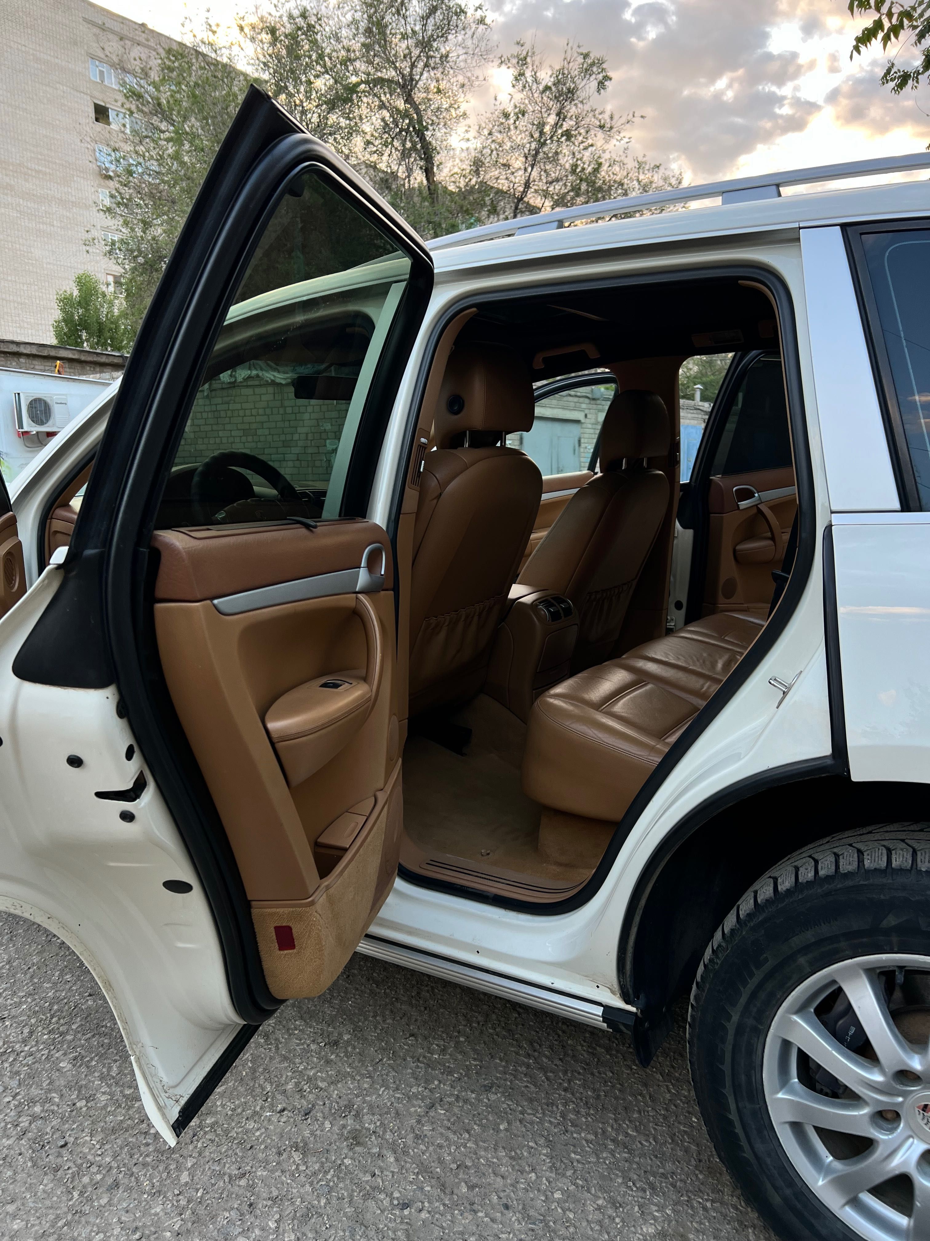 Продаю Porsche cayenne