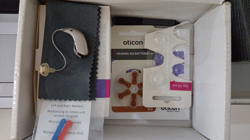 Слухов аппарат Oticon Acto miniRITE