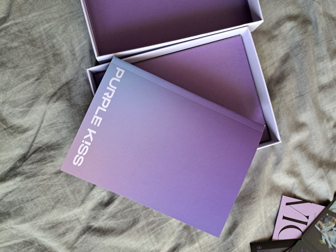 Кпоп албум на Purple Kiss
