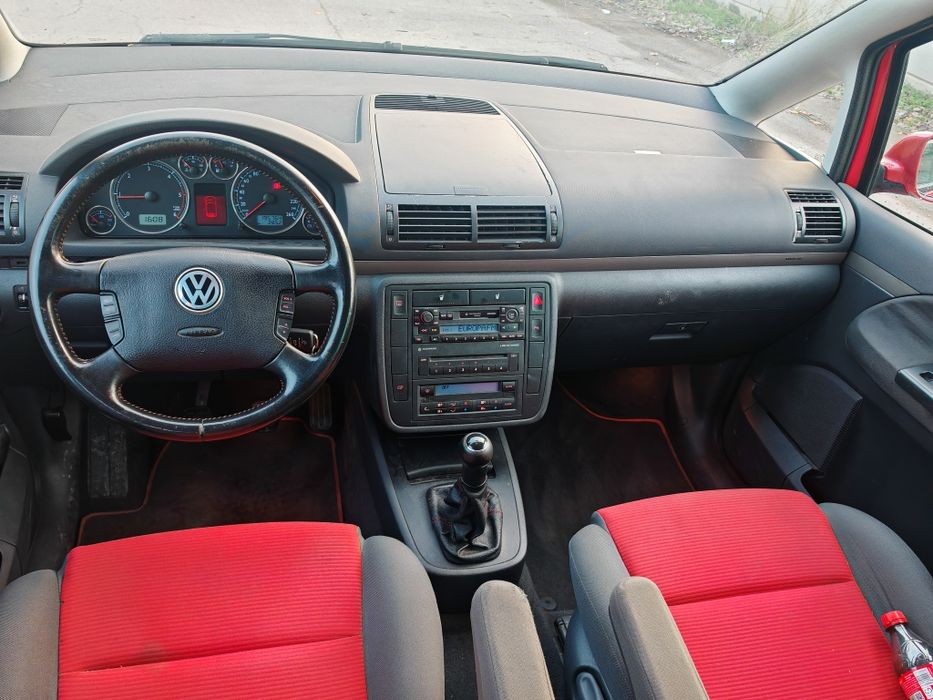 Vând Volkswagen Sharan 1.9 TDI 6+1 TREPTE
