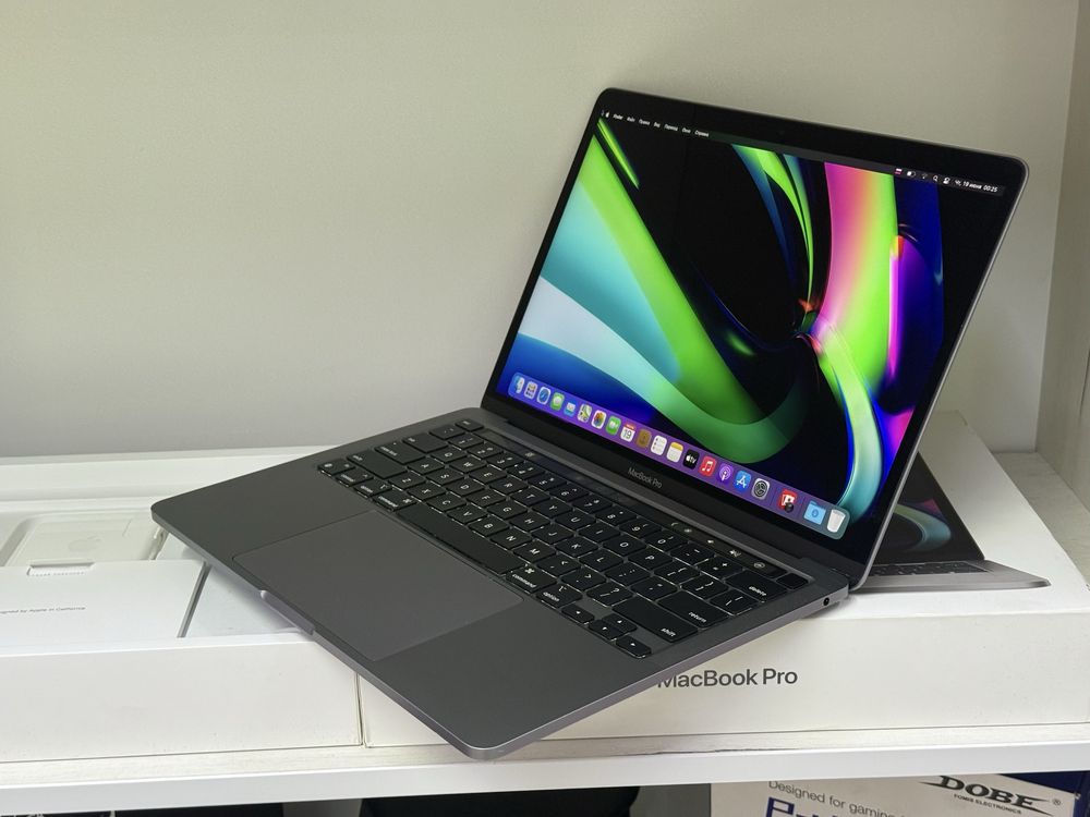 MacBook Pro 13 chip M1 ,2020 есть Touch BAR коробка зарядка все есть