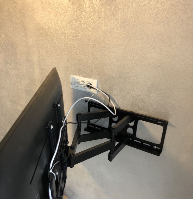 Montaj supert tv. Montez suport tv perete