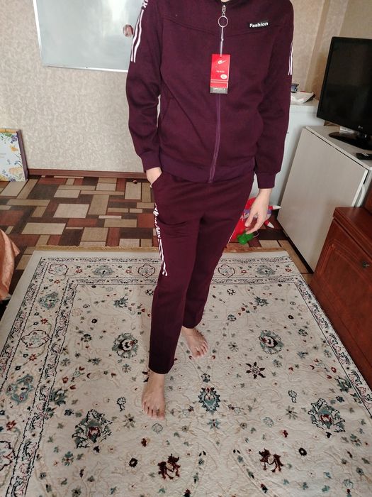 Продам спортивный костюм