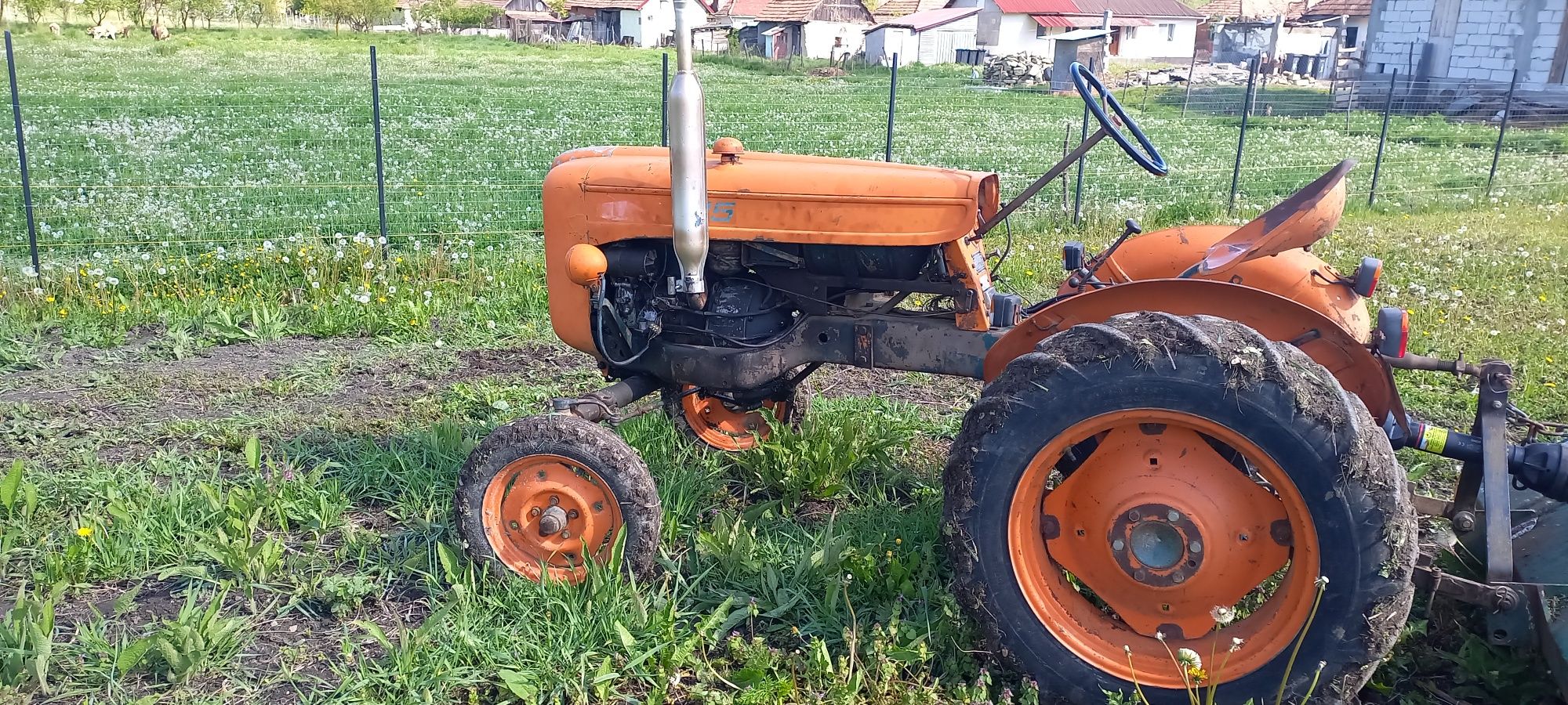 Vând tractor,Fiat 215,accept proba