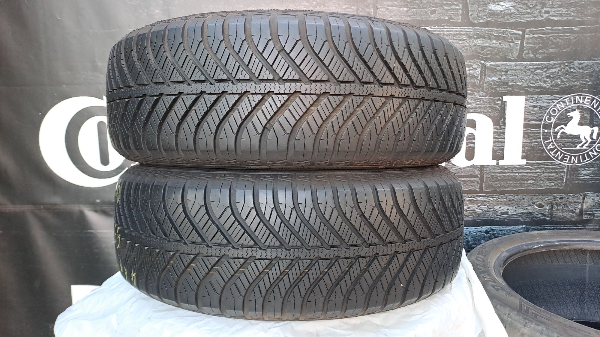 2бр. Всесезонни 195 65 15 Goodyear Vector 4Seasons
