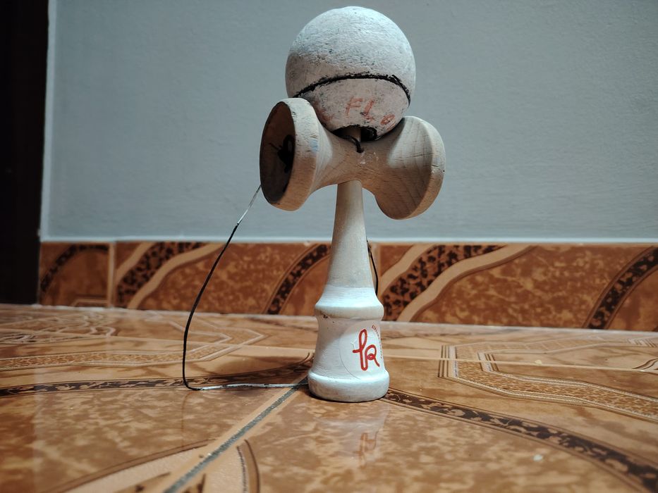 Vand kendama foarte buna cu ken krom tama antiskid + semnt. Bisoi+2pro
