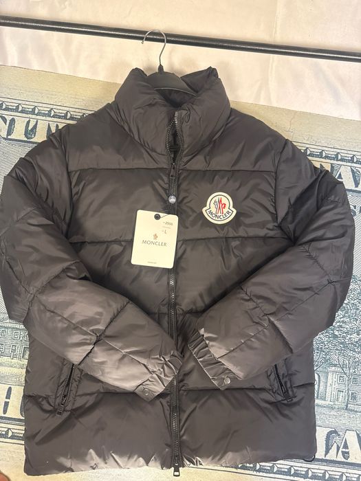 Moncler kurtka qora