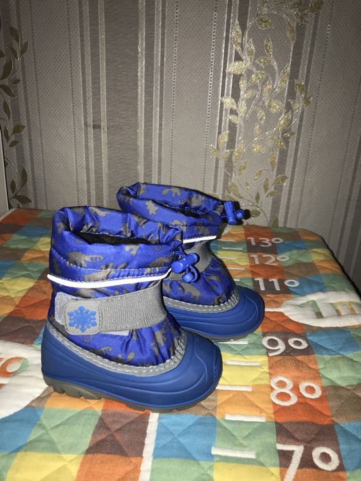 Продаю детскую обувь